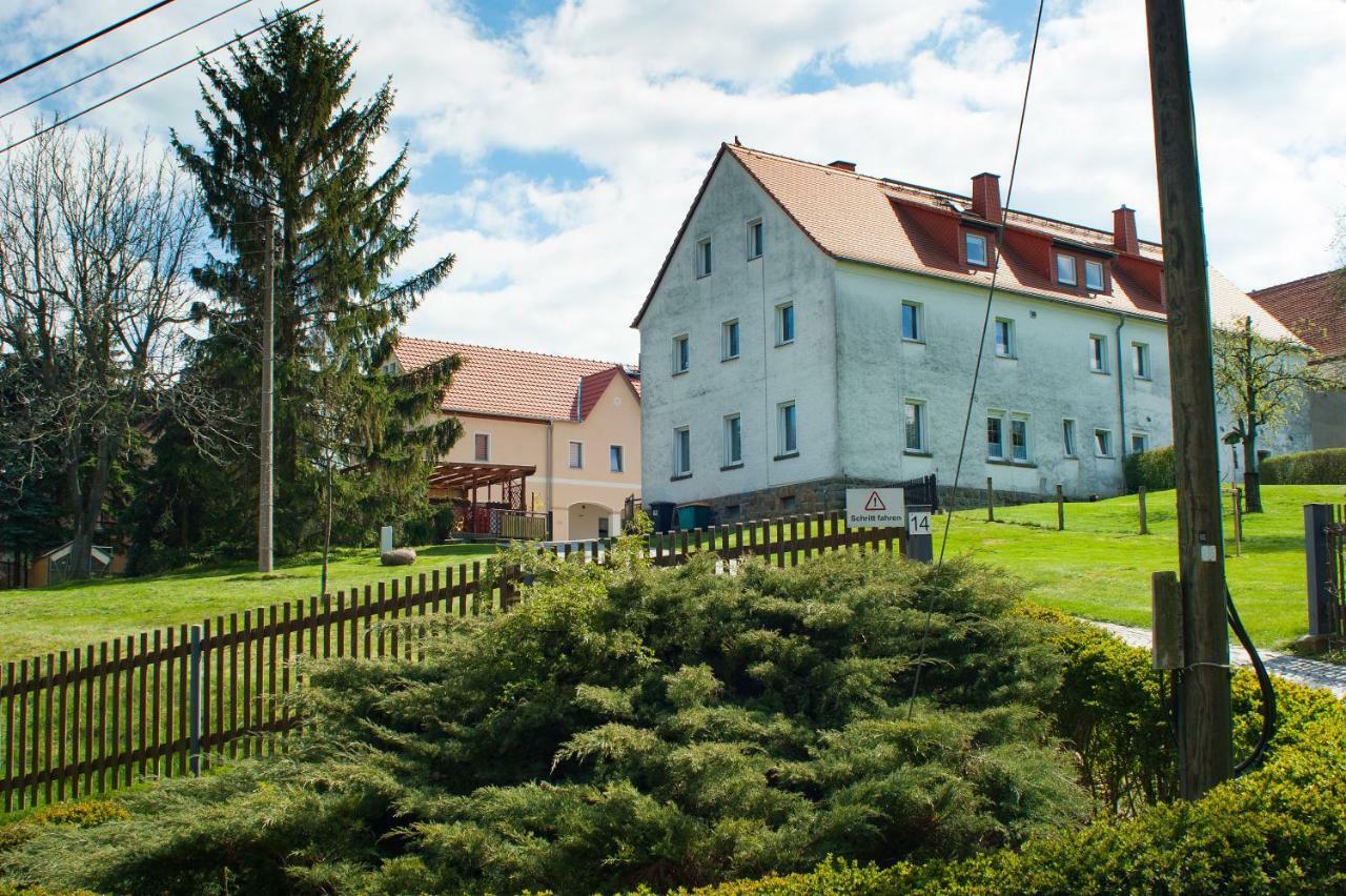 Dreiseitenhof Ferienwohnung Künzel Tharandt Exterior foto